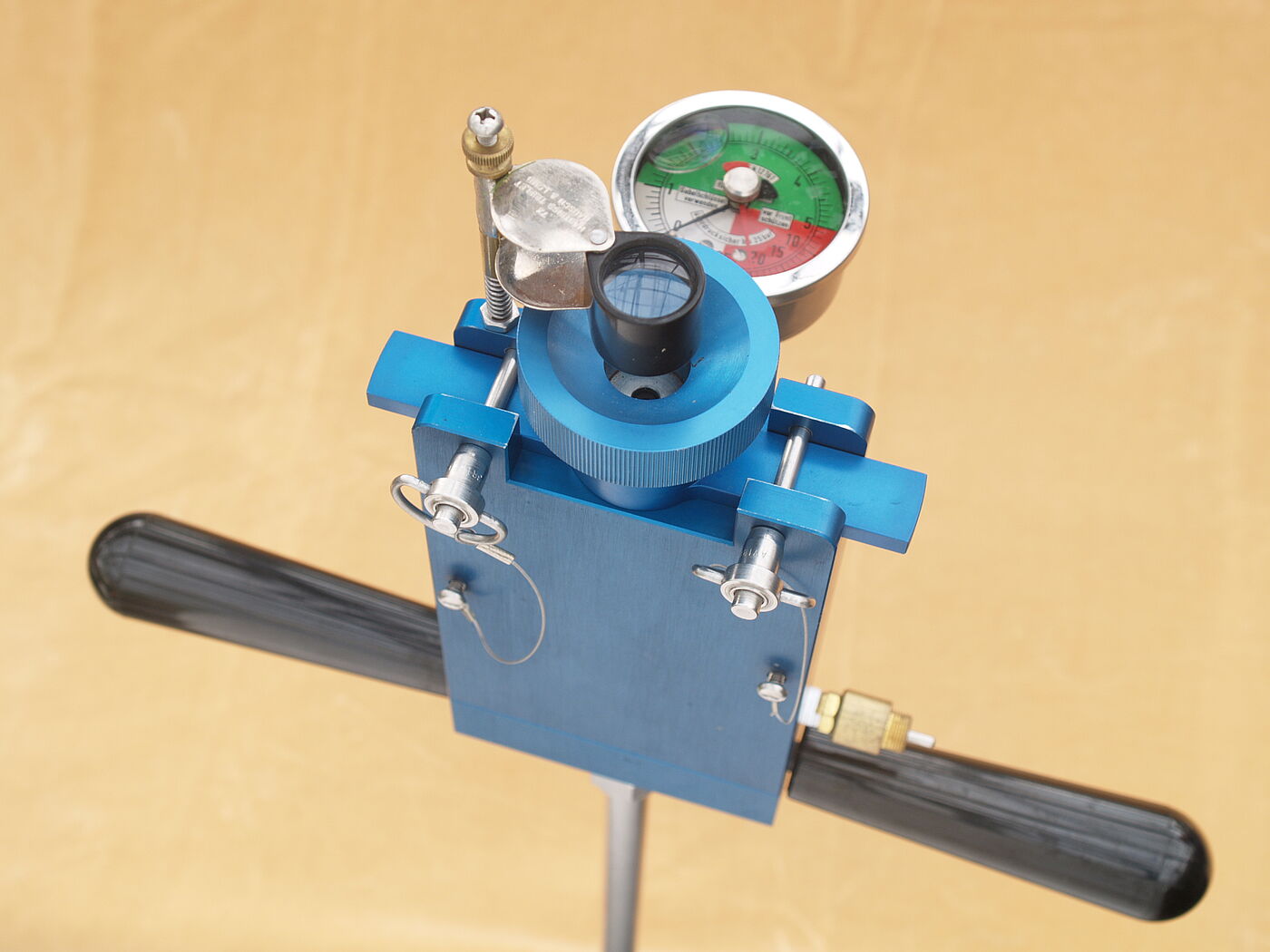 Scholander-Druckkammer Pump-Up chamber, Fa. PMS Instrument Company