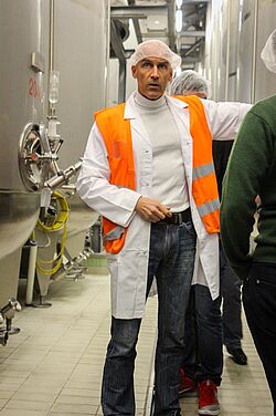 Mann in Arbeitskleidung