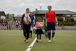 Einlauf auf das Spielfeld