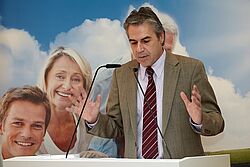 Professor waehrend Rede 