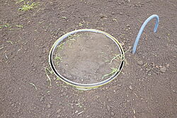Mikro-Lysimeter mit 80 cm Durchmesser und 60 cm Tiefe, bodeneben eingebaut