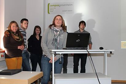 Studenten halten Vortrag