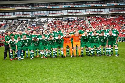 Mannschaftsbild in der Coface Arena