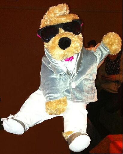 angezogenes Kuscheltier 