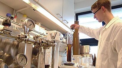 Student während der Forschung