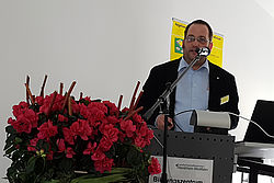 Prof. Dr. Andreas Thon bei seinem Vortrag auf dem 6. Forschungsforum Landschaft der FLL © FLL e. V.