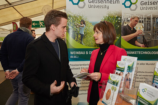 Unterhaltung am stand