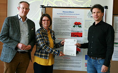Prof. Dr. Kai Sparke (l.) und Prof. Dr. Heiko Mibus-Schoppe mit Priska Hinz © Hessischer Innovationsdienstleister für die Landwirtschaft und den ländlichen Raum / Dipl.-Geogr. Nicola von Kutzleben 