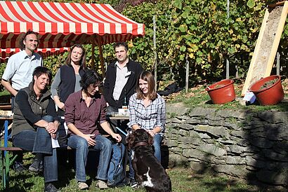 Gruppe im Weinberg