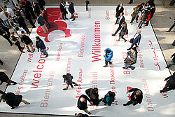 Messeteilnehmer von oben fotografiert