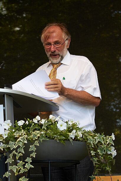 Professor während seiner Rede