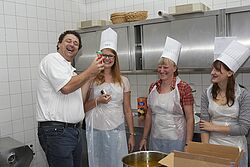 Mitarbeiter in der Küche 