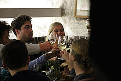 Studenten stossen an