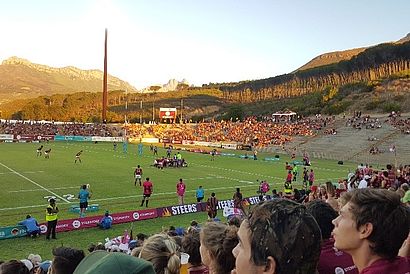 Ein Rugby Spiel der Hochschul Mannschaft im eigenen Stadion