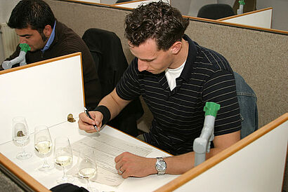 Student waehrend Sensorik Schulung