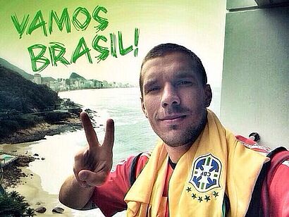 Podolski zeigt Peace