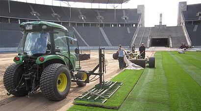 Traktor im Stadion