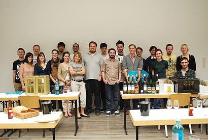 Gruppe der Weinprobe 