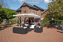 Aussenanlage der Hochschule