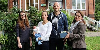 Gruppenbild mit Baby