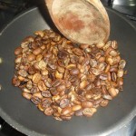 langsam werden die Bohnen braun