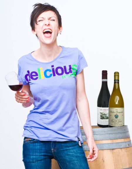 Marlene mit. Flaschen und glas