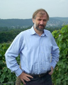 Professor im Weinberg